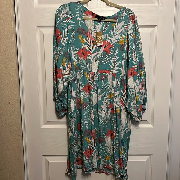 Suzanne Betro Dresses & Skirts - New Summer tropical dress 2X long sleeve rayon women’s dress Suzanne Betro NWT